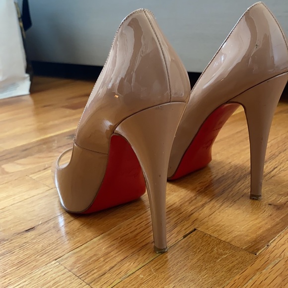 Christian louboutins patent peep toe - Picture 2 of 5